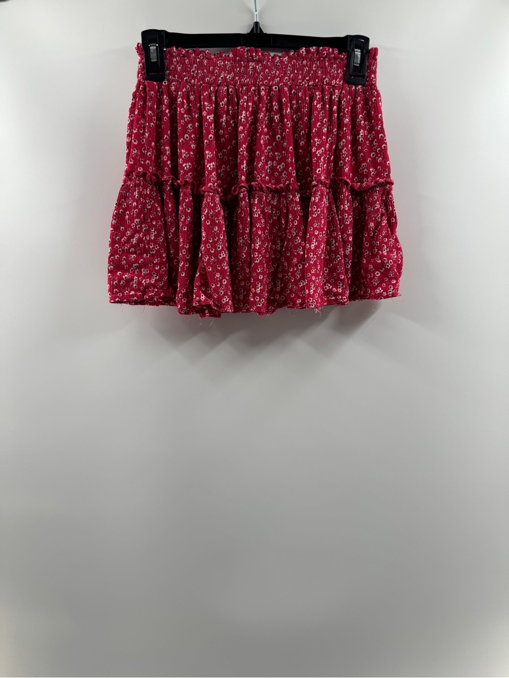 Princess Polly Red Floral Tiered Ruffle Mini Skirt – Estimated XS